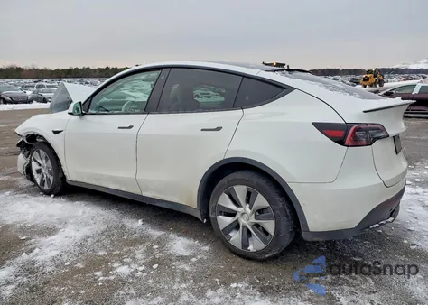 2021 Tesla Model Y z USA, uszkodzony, nr VIN 5YJYGDEE7MF134666